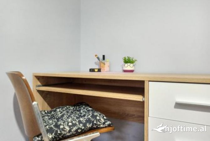 Shtepi me qera Apartament ne Tirane, 2+1, Mobilimi E mobiluar, Pagesa 50,000  Leke.