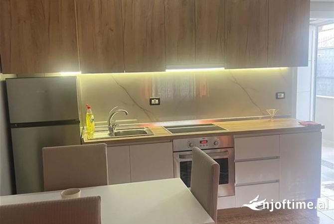 Shtepi me qera 1+1 ne Tirane - 39,000 Leke