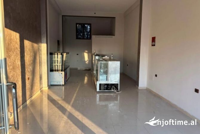 Ambient biznesi me qera 4+1 ne Tirane - 750 Euro