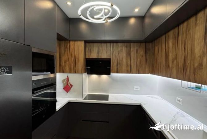 Shtepi me qera Apartament ne Tirane, 2+1, Mobilimi E mobiluar, Pagesa 750  Euro.