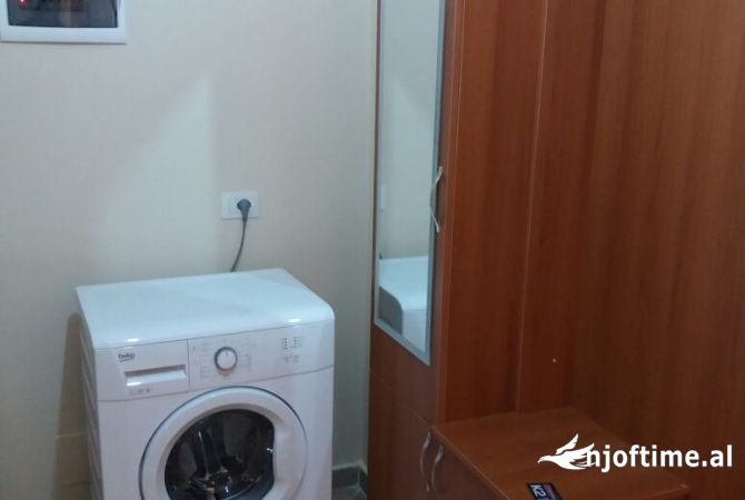 Shtepi me qera Apartament ne Tirane, 1+1, Mobilimi E mobiluar, Pagesa 390  Euro.