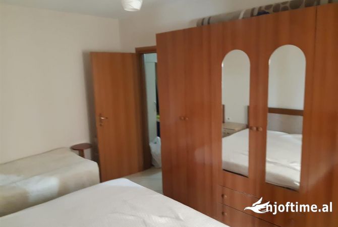 Shtepi me qera Apartament ne Tirane, 2+1, Mobilimi E mobiluar, Pagesa 45,000  Leke.
