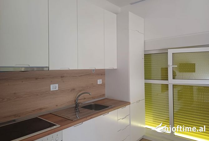 Shtepi me qera 2+1 ne Tirane - 40,000 Leke