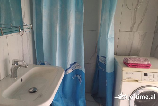 Shtepi me qera 2+1 ne Tirane - 40,000 Leke