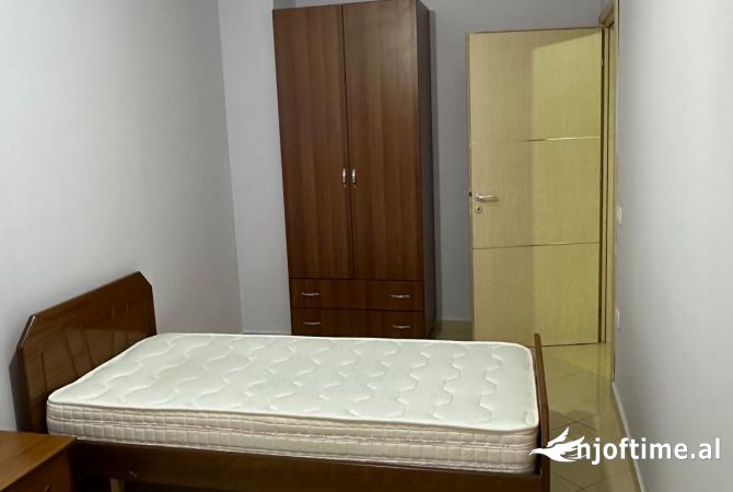 Shtepi me qera Apartament ne Tirane, 2+1, Mobilimi E mobiluar, Pagesa 45,000  Leke.