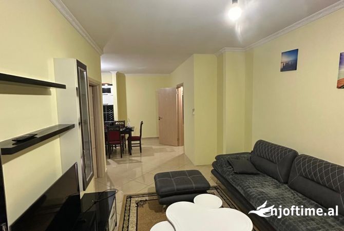 Shtepi me qera 2+1 ne Tirane - 45,000 Leke