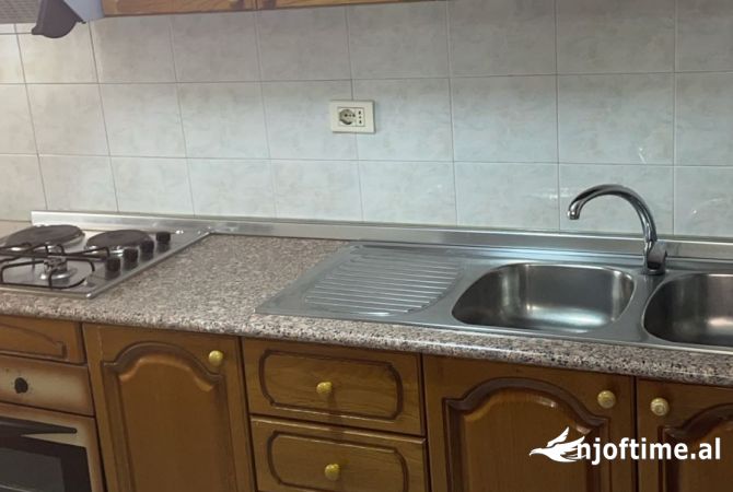Shtepi me qera 1+1 ne Tirane - 45,000 Leke