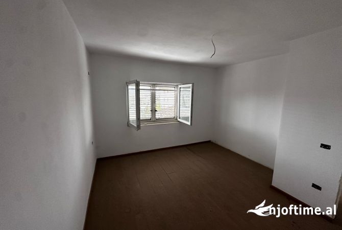 Shtepi ne shitje 1+1 ne Tirane - 50,000 Euro