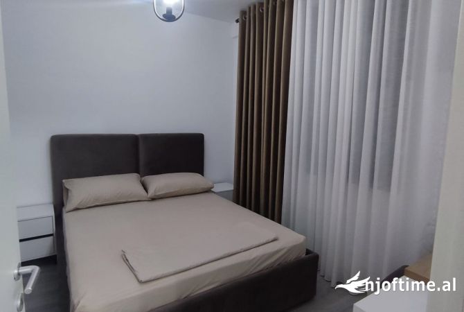 Shtepi me qera Apartament ne Tirane, 1+1, Mobilimi E mobiluar, Pagesa 450  Euro.