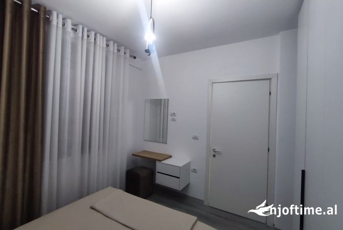 Shtepi me qera Apartament ne Tirane, 1+1, Mobilimi E mobiluar, Pagesa 450  Euro.
