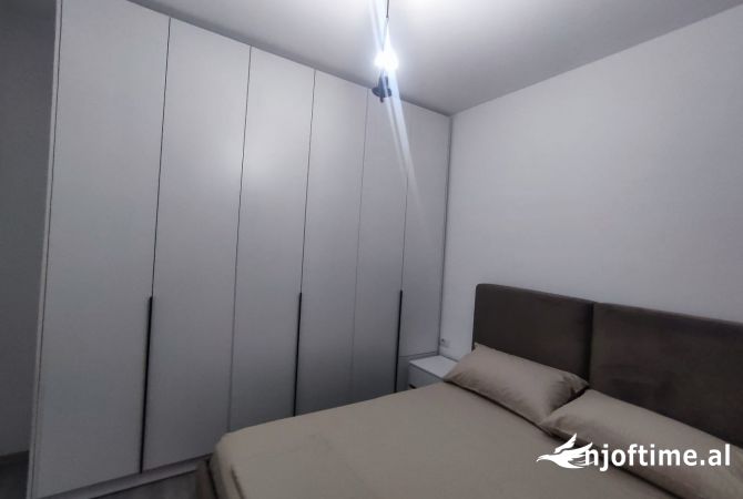 Shtepi me qera Apartament ne Tirane, 1+1, Mobilimi E mobiluar, Pagesa 450  Euro.