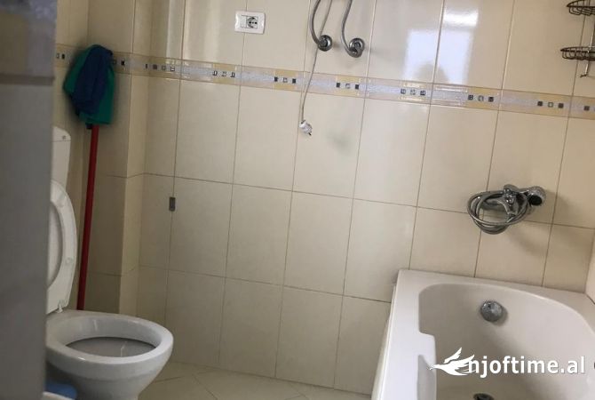 Shtepi me qera Apartament ne Tirane, 1+1, Mobilimi E mobiluar, Pagesa 400  Euro.