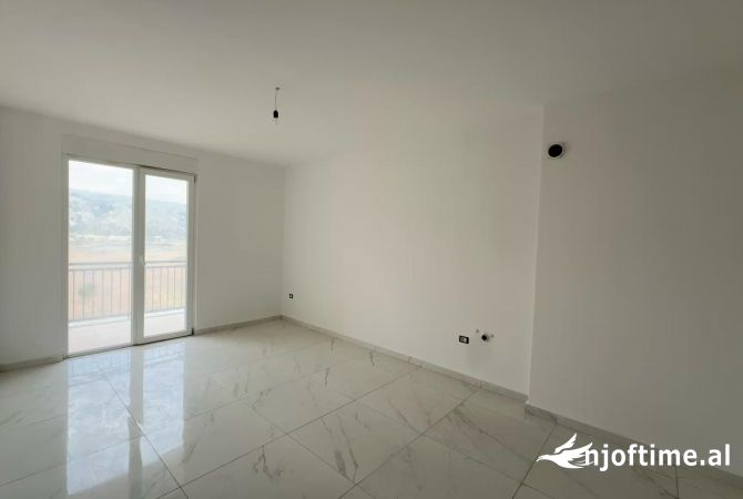 Shtepi ne shitje Apartament ne Lezhe, 1+1, Mobilimi Bosh, pa mobiluar, Pagesa 73,000  Euro.