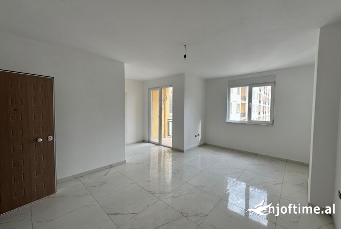 Shtepi ne shitje Apartament ne Lezhe, 1+1, Mobilimi Bosh, pa mobiluar, Pagesa 75,000  Euro.