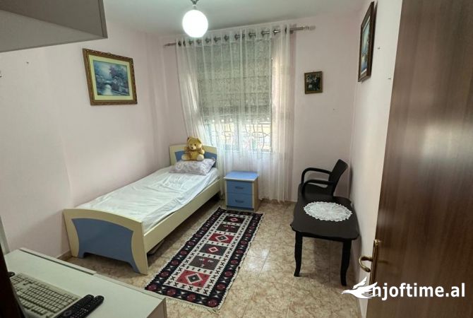 Shtepi me qera Apartament ne Tirane, 2+1, Mobilimi E mobiluar, Pagesa 60,000  Leke.