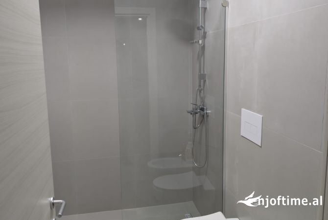 Shtepi me qera Apartament ne Tirane, 2+1, Mobilimi E mobiluar, Pagesa 75,000  Leke.