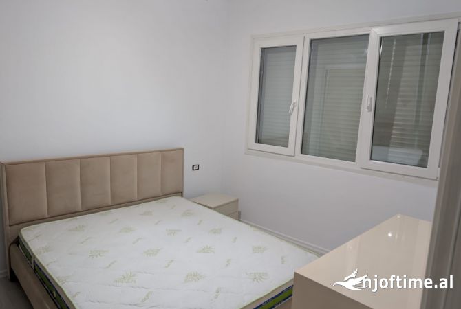 Shtepi me qera 2+1 ne Tirane - 75,000 Leke