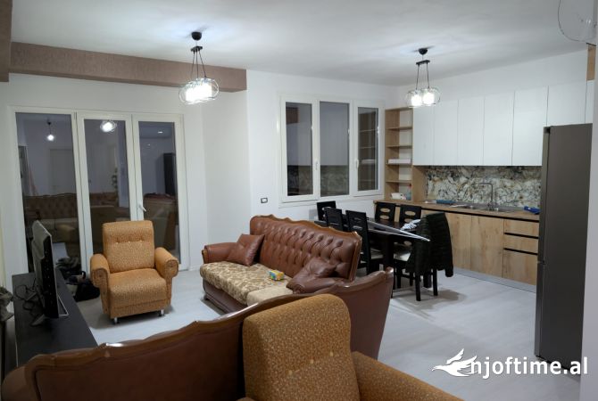 Shtepi me qera 2+1 ne Tirane - 75,000 Leke