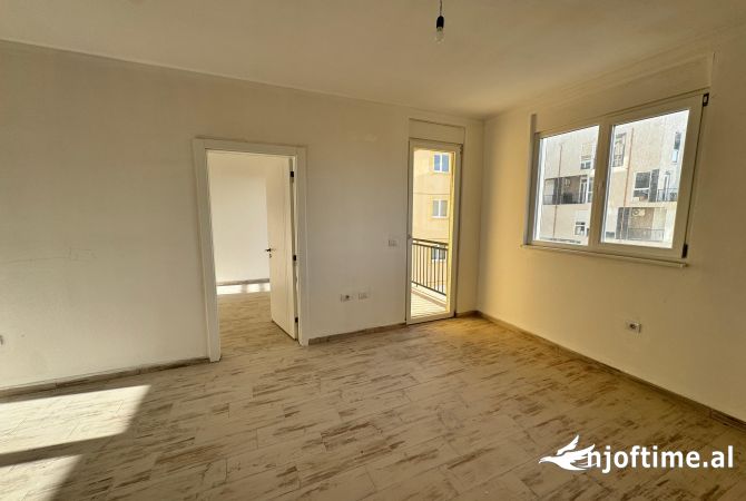 Shtepi ne shitje Apartament ne Lezhe, 2+1, Mobilimi Bosh, pa mobiluar, Pagesa 94,000  Euro.