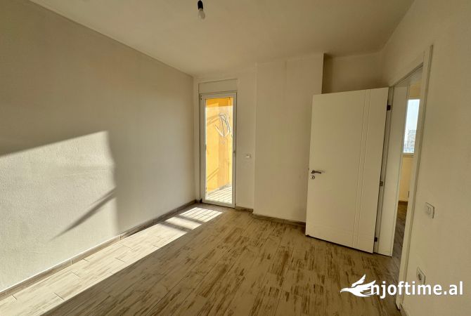 Shtepi ne shitje Apartament ne Lezhe, 2+1, Mobilimi Bosh, pa mobiluar, Pagesa 94,000  Euro.