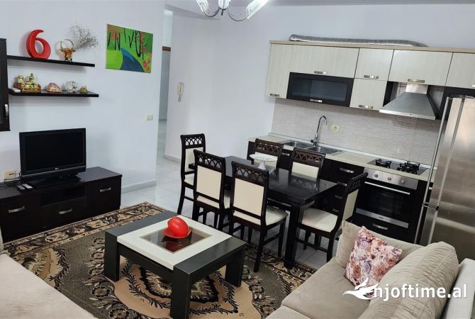 Shtepi me qera 2+1 ne Tirane - 42,000 Leke