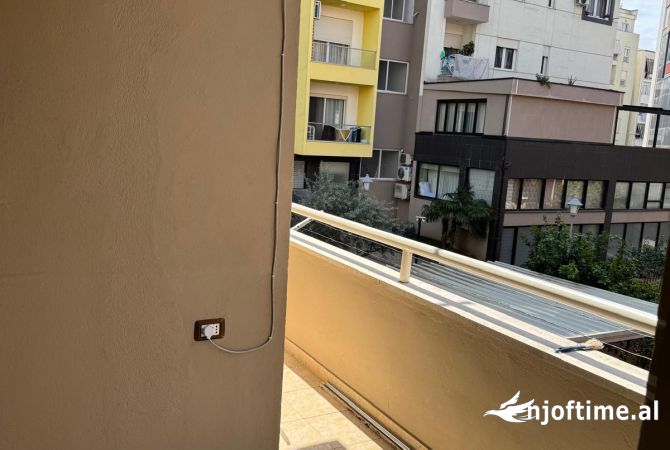 Shtepi me qera Apartament ne Tirane, 1+1, Mobilimi E mobiluar, Pagesa 45,000  Leke.
