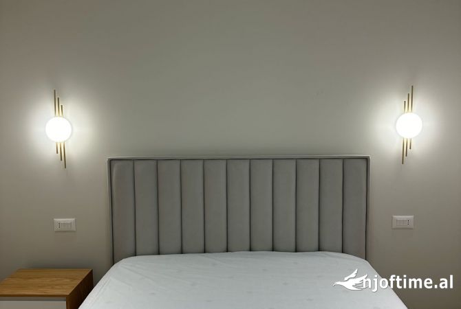 Shtepi me qera Apartament ne Tirane, 2+1, Mobilimi E mobiluar, Pagesa 60,000  Leke.