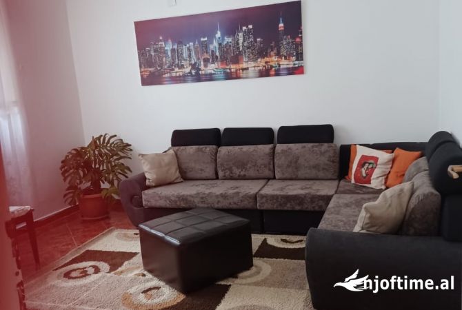 Shtepi me qera 1+1 ne Tirane - 35,000 Leke