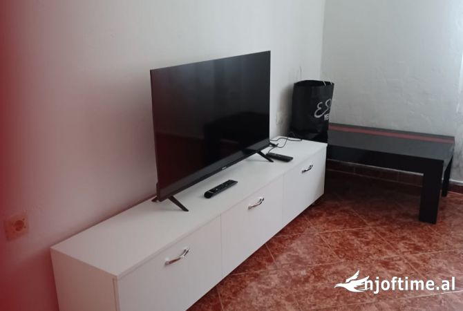 Shtepi me qera Shtepi Private ne Tirane, 1+1, Mobilimi E mobiluar, Pagesa 35,000  Leke.