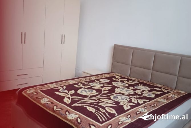 Shtepi me qera Shtepi Private ne Tirane, 1+1, Mobilimi E mobiluar, Pagesa 35,000  Leke.