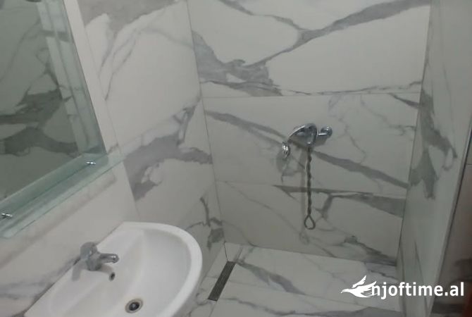 Shtepi me qera 1+1 ne Tirane - 30,000 Leke