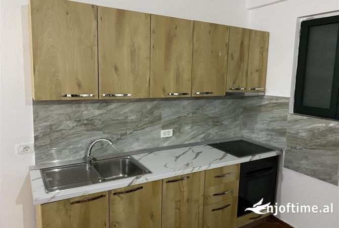 Shtepi me qera 2+1 ne Tirane - 400 Euro