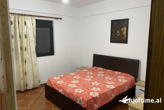 Shtepi me qera 2+1 ne Tirane - 400 Euro