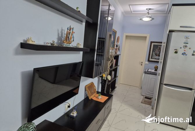 Shtepi me qera Apartament ne Tirane, 1+1, Mobilimi E mobiluar, Pagesa 500  Euro.