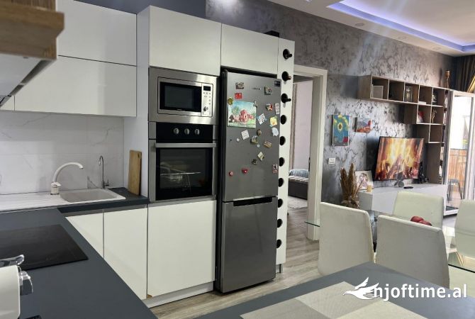 Shtepi me qera Apartament ne Tirane, 2+1, Mobilimi E mobiluar, Pagesa 760  Euro.