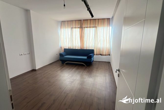 Shtepi me qera 2+1 ne Tirane - 550 Euro