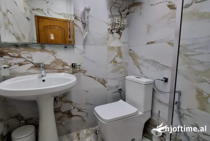 Shtepi me qera Apartament ne Tirane, 1+1, Mobilimi E mobiluar, Pagesa 55,000  Leke.