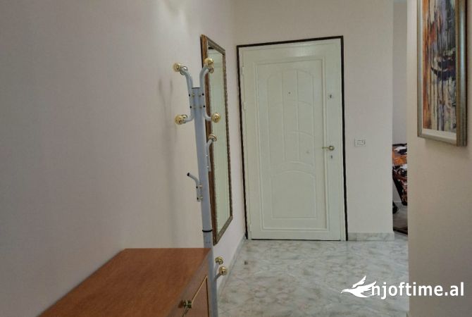Shtepi me qera 1+1 ne Tirane - 55,000 Leke