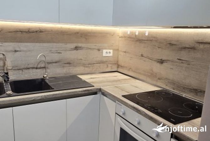 Shtepi me qera Apartament ne Tirane, 1+1, Mobilimi E mobiluar, Pagesa 55,000  Leke.