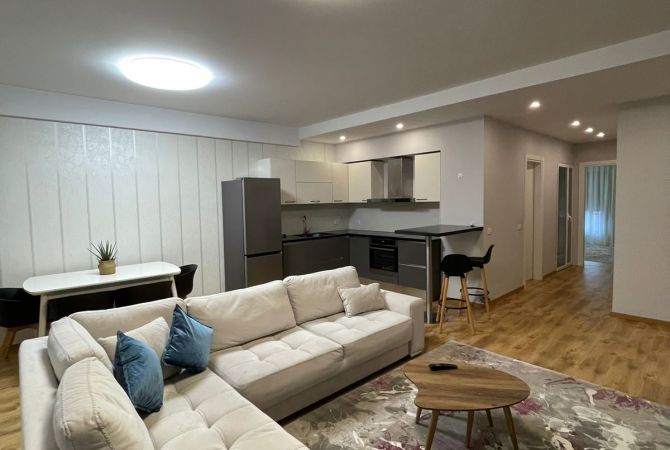 Shtepi me qera 2+1 ne Tirane - 1,400 Euro
