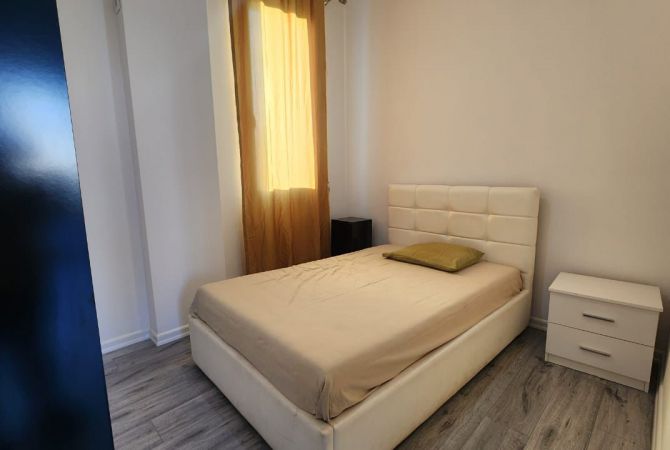 Shtepi me qera 2+1 ne Tirane - 900 Euro