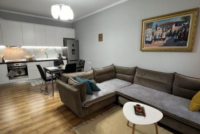 Shtepi me qera 2+1 ne Tirane - 600 Euro