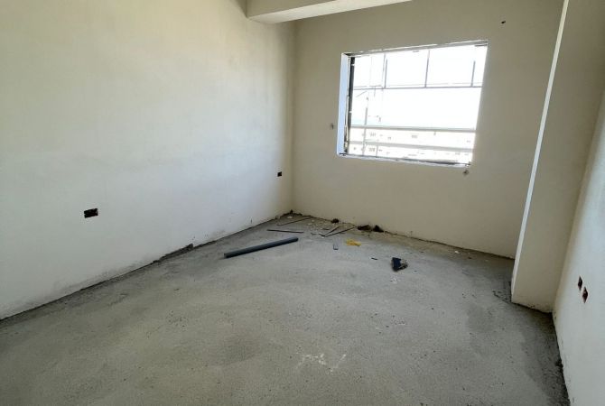 Shtepi ne shitje Apartament ne Tirane, 2+1, Mobilimi E mobiluar, Pagesa 97,000  Euro.