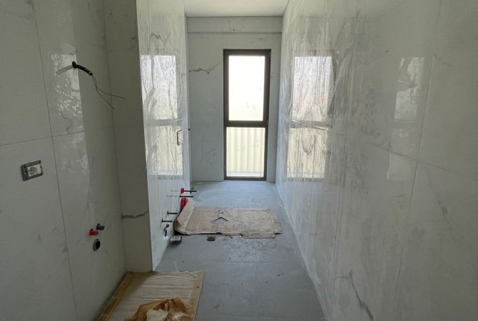 Shtepi ne shitje Apartament ne Tirane, 2+1, Mobilimi Bosh, pa mobiluar, Pagesa 179,820  Euro.