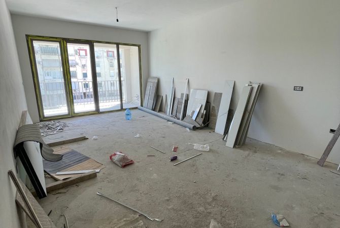 Shtepi ne shitje Apartament ne Tirane, 2+1, Mobilimi Bosh, pa mobiluar, Pagesa 179,820  Euro.