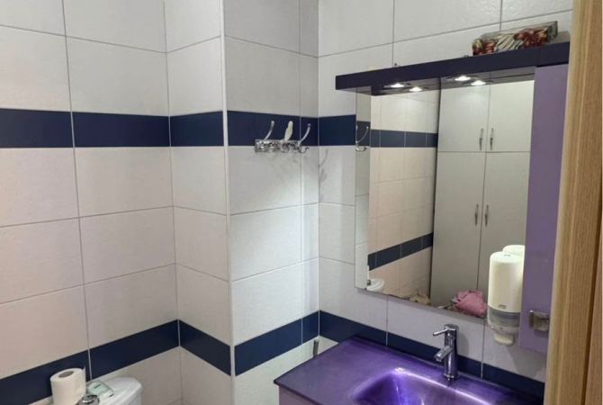 Shtepi ne shitje Apartament ne Tirane, 2+1, Mobilimi E mobiluar, Pagesa 245,000  Euro.