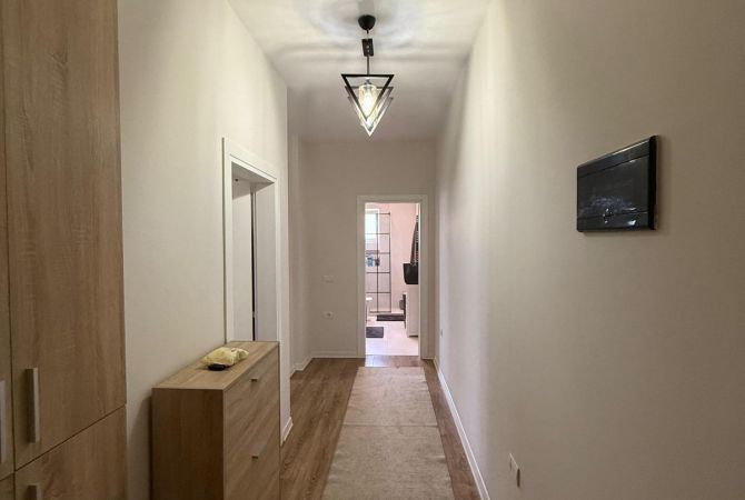 Shtepi ne shitje Apartament ne Tirane, 1+1, Mobilimi E mobiluar, Pagesa 110,000  Euro.
