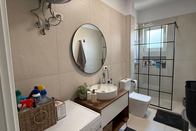 Shtepi ne shitje Apartament ne Tirane, 1+1, Mobilimi E mobiluar, Pagesa 110,000  Euro.