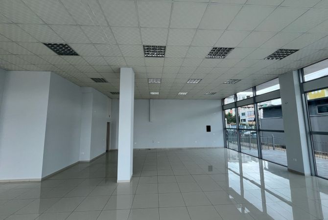 Ambient biznesi me qera 4+1 ne Tirane - 1,500 Euro