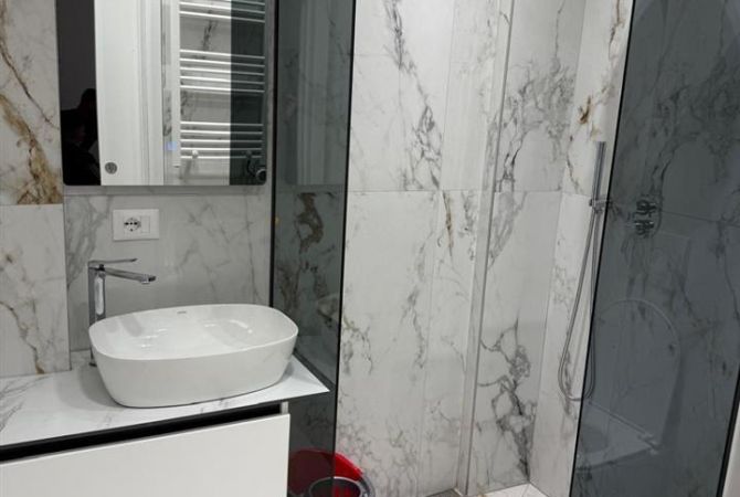 Shtepi me qera Apartament ne Tirane, 1+1, Mobilimi E mobiluar, Pagesa 65,000  Leke.